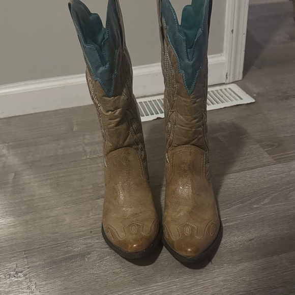 Coconuts by Matisse Tan and Teal Heeled Boots - Picture 3 of 7